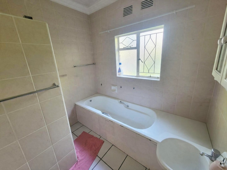 5 Bedroom Property for Sale in Suidrand Free State